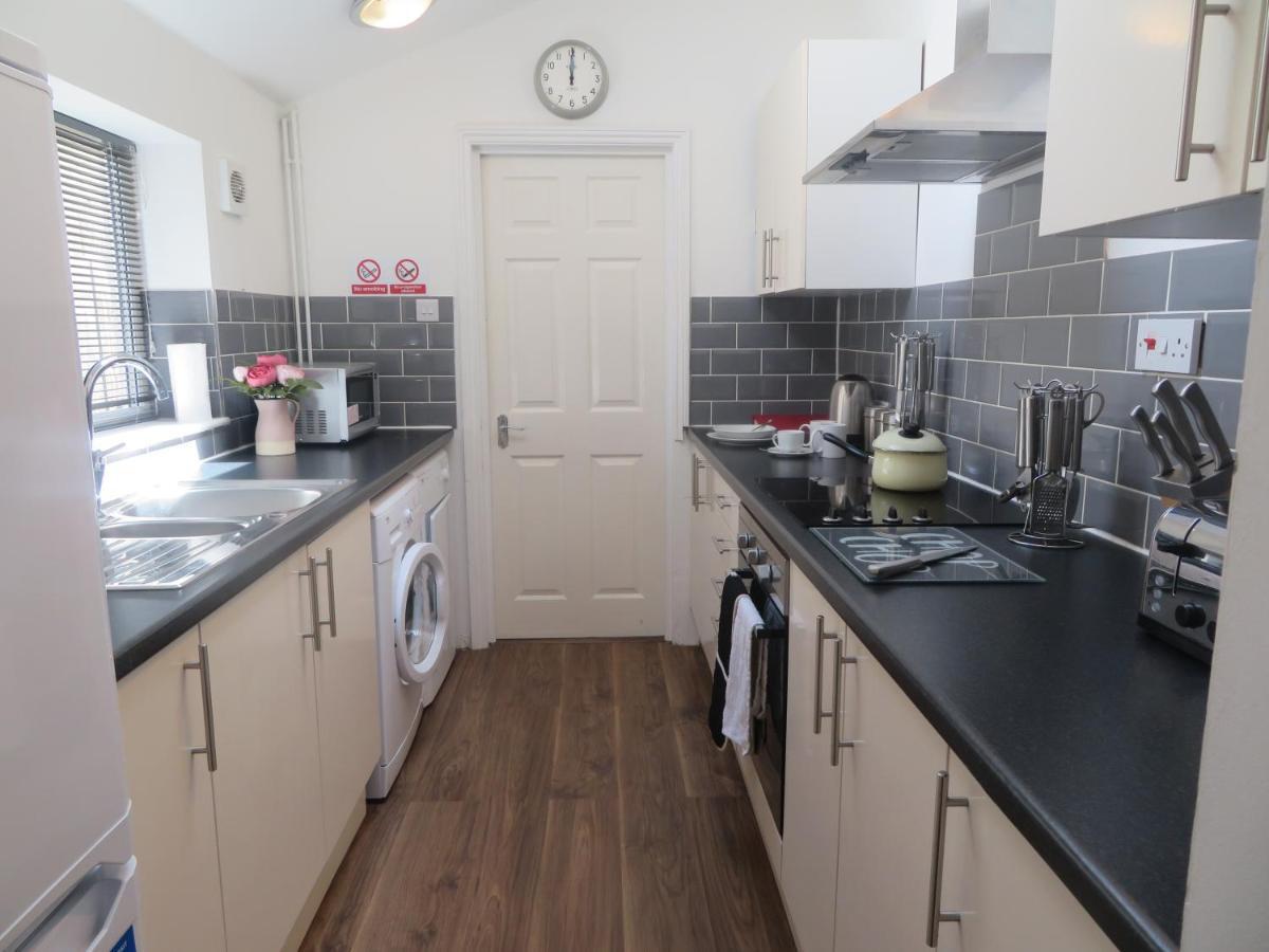 Entire 2 Bed Ground Floor Apartment Central But Quiet Newmarket  Exterior foto